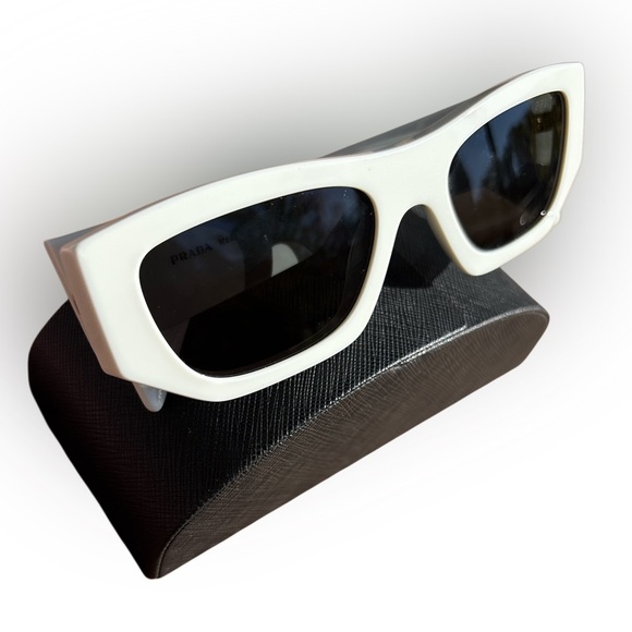 PRADA Sunglasses PRA01S 17K08Z White Frame Dark Grey Lens 53-20-145 + case + box main image 8